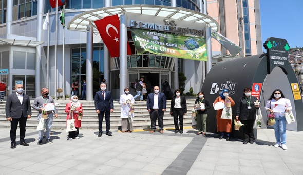 İzmit Belediyesi yılın çevrecilerine ödüllerini verdi