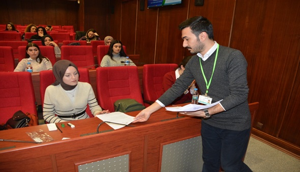 İzmit Belediyesinde, Sosyal Hizmet Uzmanı olmak için 62 kişi sınava girdi