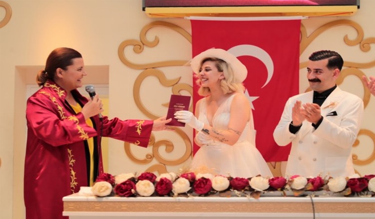 İzmit Belediyesinin 1 TL'lik nikah ücreti gündem oldu