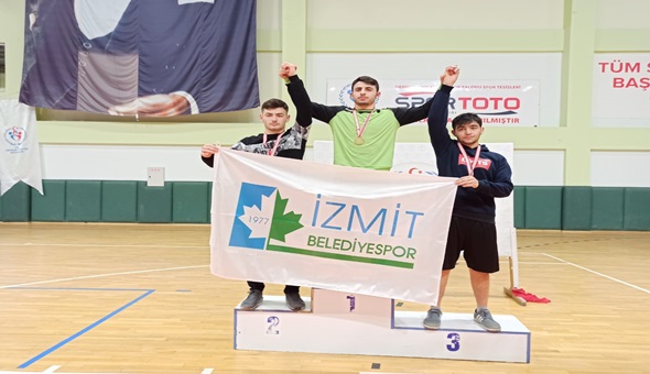 İzmit Belediyesporlu güreşçiler Kocaeli’yi temsil edecek