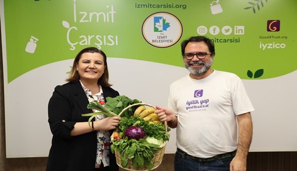 İzmit Çarşısı, yoğun bir ilgiyle açıldı