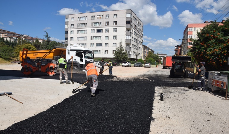 İzmit Cumhuriyet Mahallesi'nde yoğun asfalt mesaisi