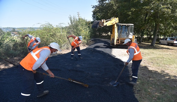 İzmit Emirhan Köyü’ne gıcır gıcır asfalt yol