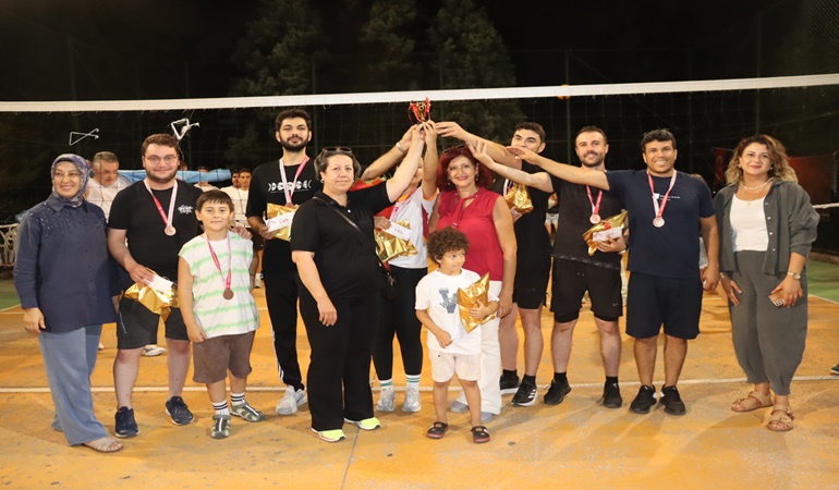 İzmit Fevzi Çakmak Mahallesi Voleybol Turnuvası sona erdi