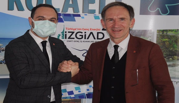 İzmit Genç İşadamlarında Erenkaya başkanlığı Bodur'a devretti