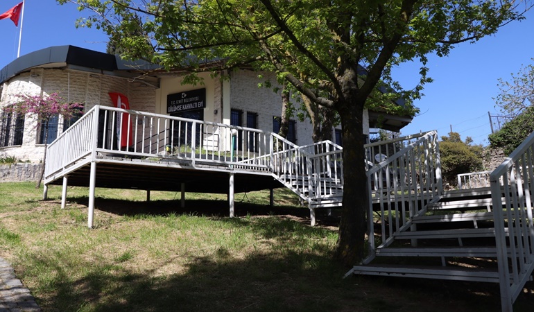 İzmit’in en güzel manzarasında 250 TL’ye kahvaltı keyfi