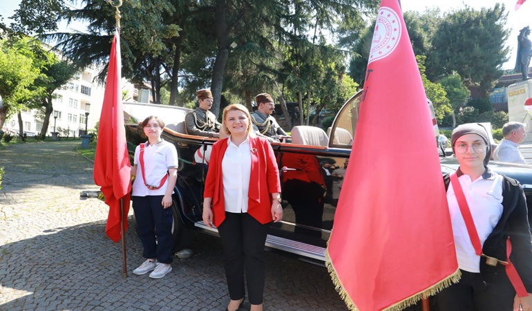 İzmit’in Kurtuluşunun 102’inci yılı