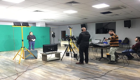 İzmit’in tiyatro dünyası Gülümse TV’de buluştu