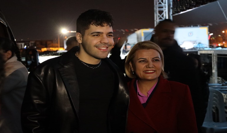 İzmit Kadın Festivali’nde Emir Can İğrek rüzgarı