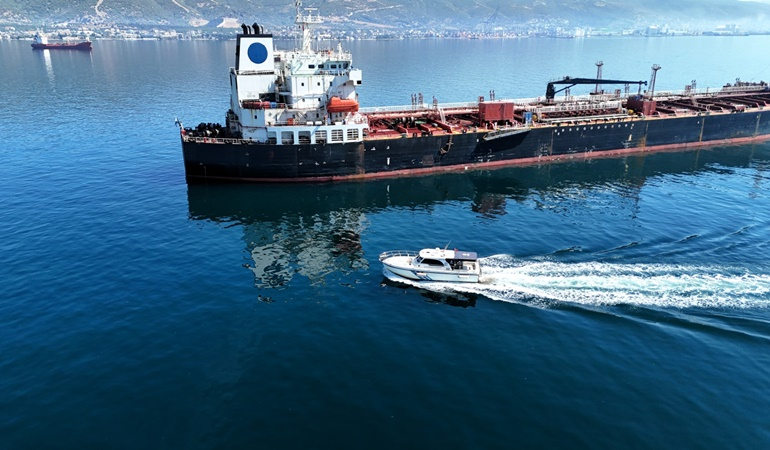 İzmit Körfezi’nde 7 bin 90 metreküp atık denizden ayrıştırıldı