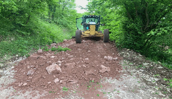 İzmit köy yollarında hummalı çalışma