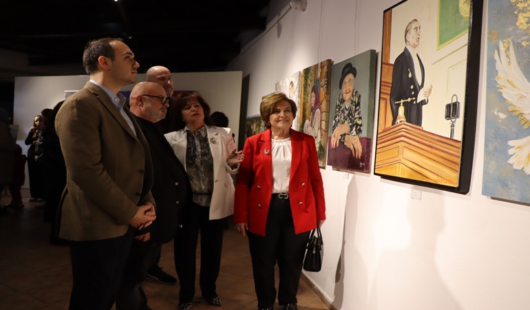 İzmit Sanat Galerisi’ndeki Cumhuriyet sergisi sizi bekliyor