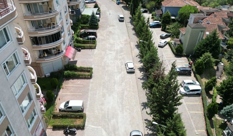 İzmit’te Akarca Caddesi’ndeki ağaçlar sökülecek