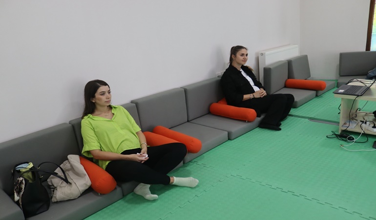 İzmit’te anne adaylarına yönelik Gebelik ve Doğuma Hazırlık Eğitimi başladı