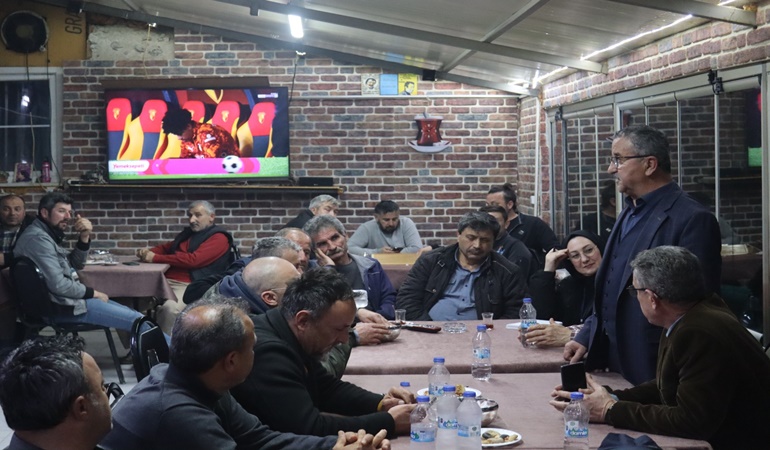 İzmit’te belediye yetkilileri Süverler’de üreticilerle bir araya geldi