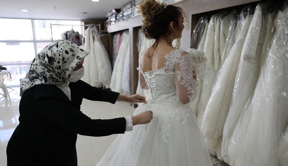 İzmit'te bu mağazada gelinlikler ücretsiz!