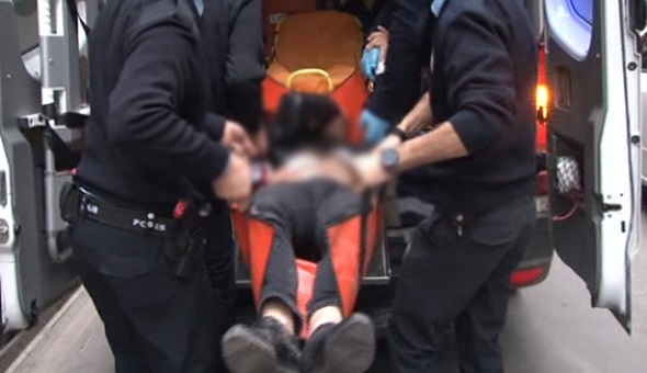 İzmit'te de bir deli adam bıçakladı