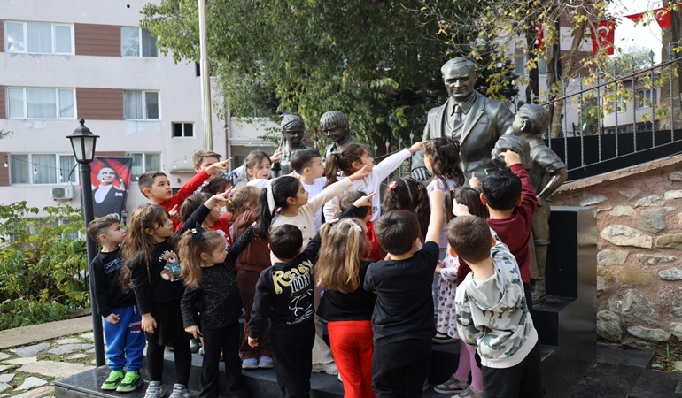 İzmit’te küçük kalplerde büyük Atatürk sevgisi