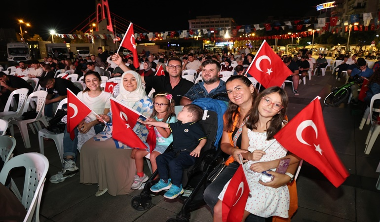 İzmit’te milli coşku!