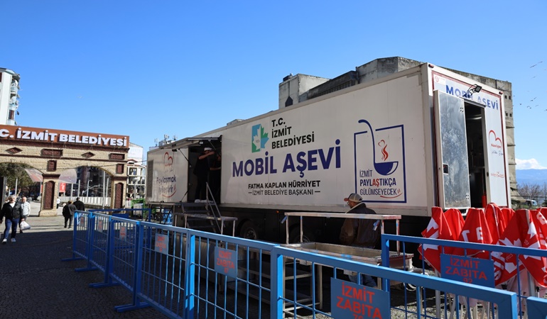 İzmit’te mobil aşeviyle her gün bin kişilik iftar