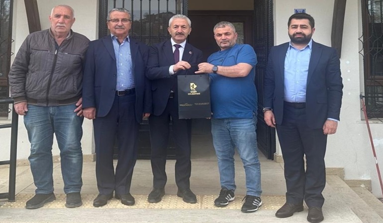 İzmit’te muhtarlara ziyaret: Fatma başkanın selamını ilettiler