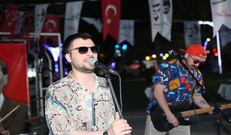 İzmit’te müzik keyfi