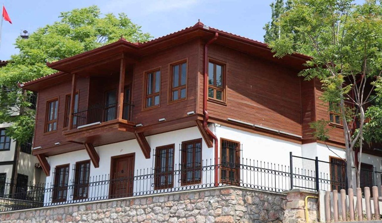 İzmit’te Şiir ve Edebiyat Evi 1 Haziran’da kapılarını açıyor