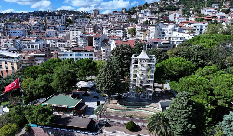 İzmit’te tarihi Saat Kulesi’ne el atıldı 