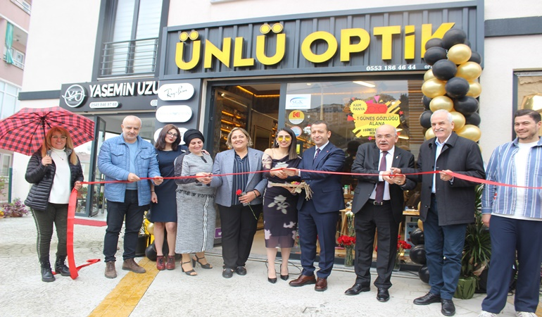 İzmit’te Ünlü Optik törenle hizmete açıldı
