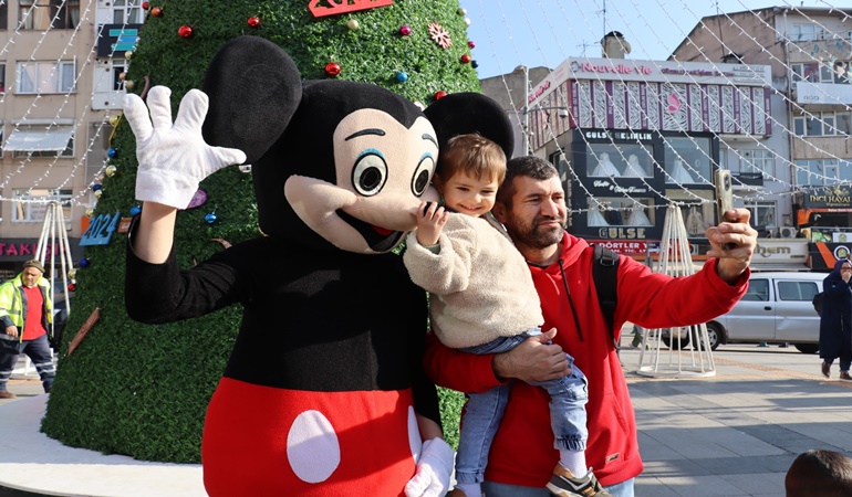 İzmit’te yeni yıl coşkusu devam ediyor 