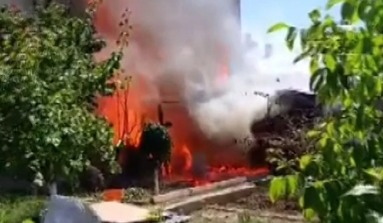 İzmit’teki yangın bir evi küle çevirdi!