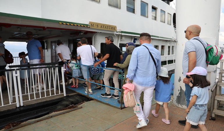 İzmit’ten Büyükada’ya vapur gezisi