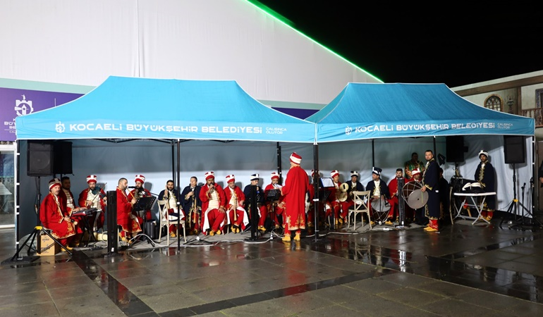 İzmit ve Gebze’de 1500 kişilik iftar çadırı kuruldu