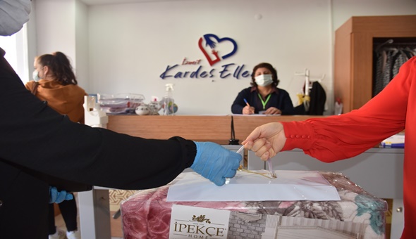 İzmitli Belediyesi geri dönüşümle, ihtiyaç sahibi çocukları sevindirdi