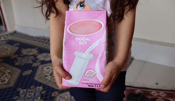 İzmitli çocuklara süt desteği sürüyor