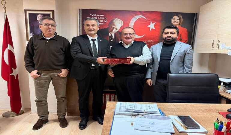 İzmitli iki muhtarlara doğum günü ziyareti