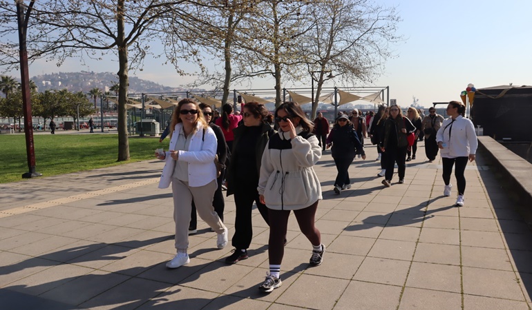 İzmitli kadınlar Dünya Sağlık Günü’nde de yürüdü 