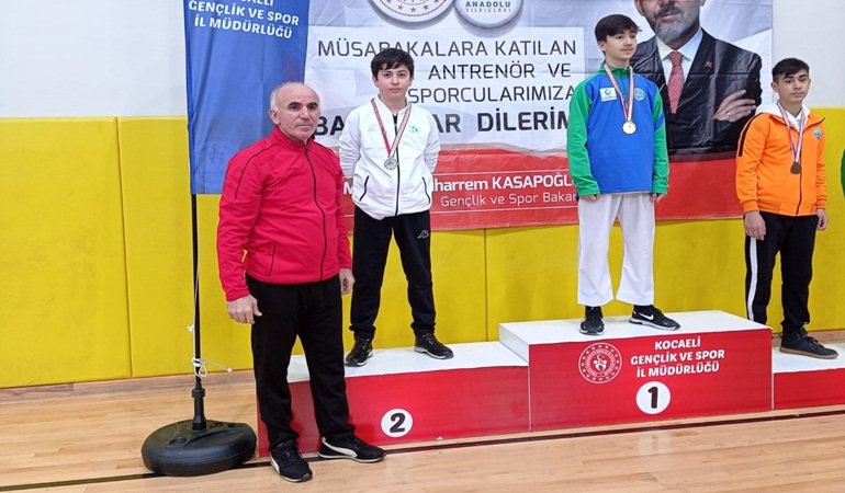 İzmitli karateciler, Türkiye Şampiyonası vizesi aldı 