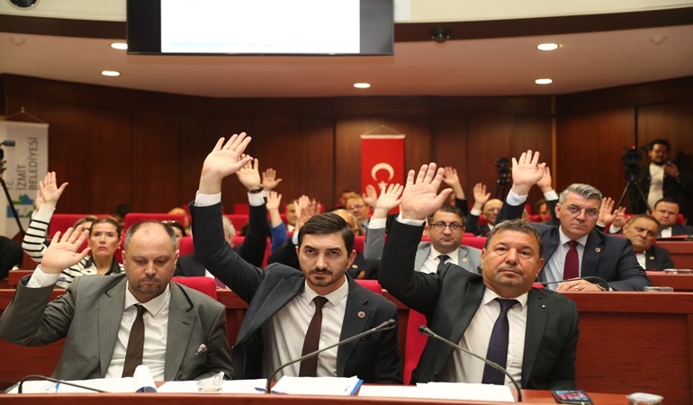 İzmitli’nin hakkı İzmitliye verildi: TÜGVA ve Ensar’a verilenler geri alınıyor