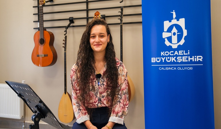 İzmitli Şevval’in müzik tutkusu Halkevi ile başarıya dönüştü