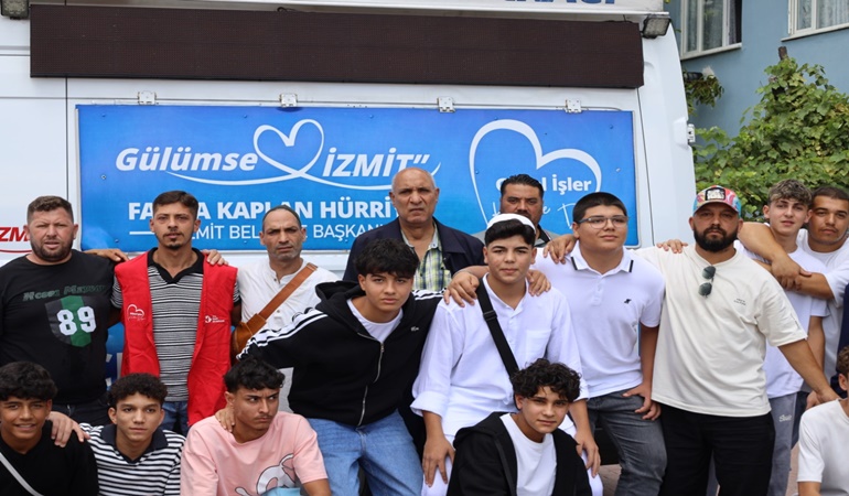 İzmitli umre yolcuları kutsal topraklara uğurlandı
