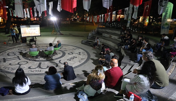 İzmitliler, Levent Kırca’nın anma etkinliğinde buluştu 
