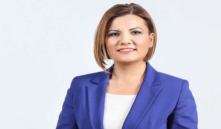 Kadın çalışanlara izin veren Başkan Hürriyet mesaisine bakanlıklarda devam ediyor