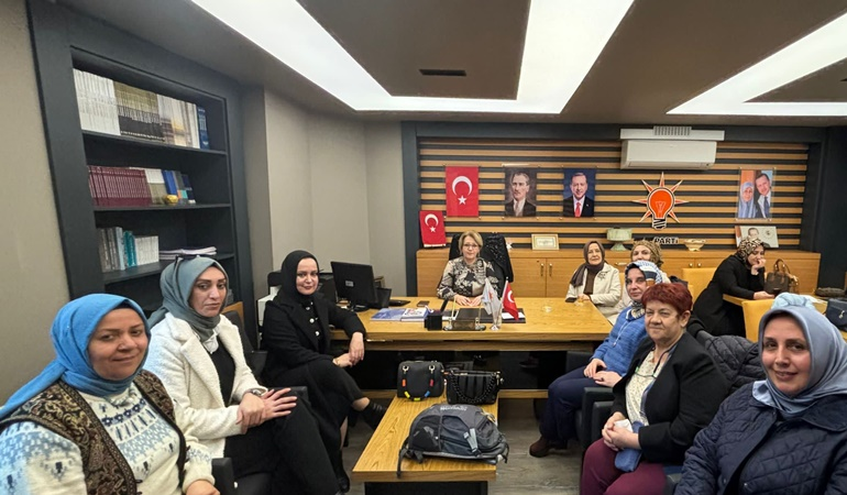 Kadın Eli Kooperatifi’nden AKP İl Kadın Kolları’na ziyaret