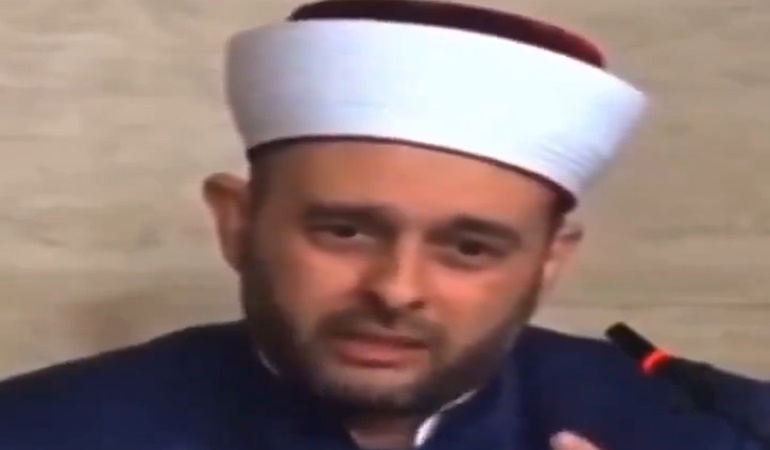 Kafa kesen IŞİD'ciler gibi konuştu