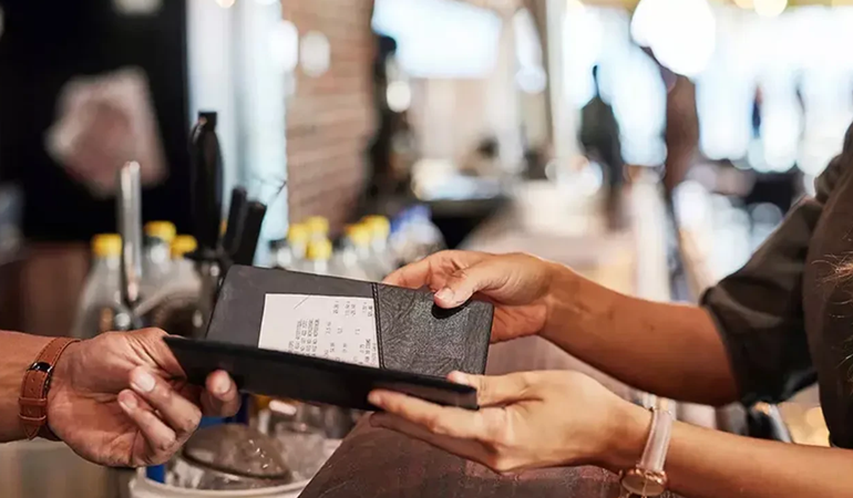 Kafe ve restoranlarda ek ücrete ağır ceza