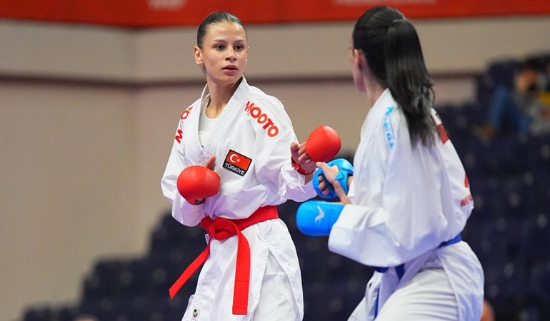 Kağıtspor’un altın kızı Fatma Naz dünya devlerini geride bıraktı