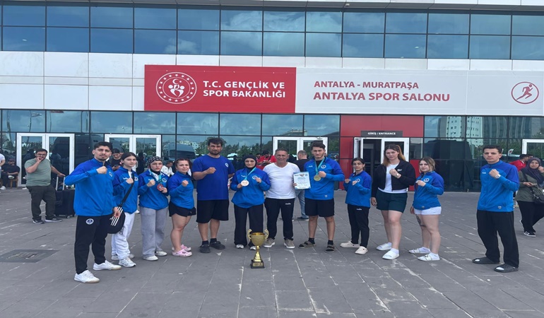 Kağıtsporlu sporcular bir kez daha Kocaeli’nin gururu oldu