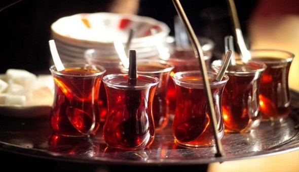 Kahvehanelerde çay nasıl içilecek?