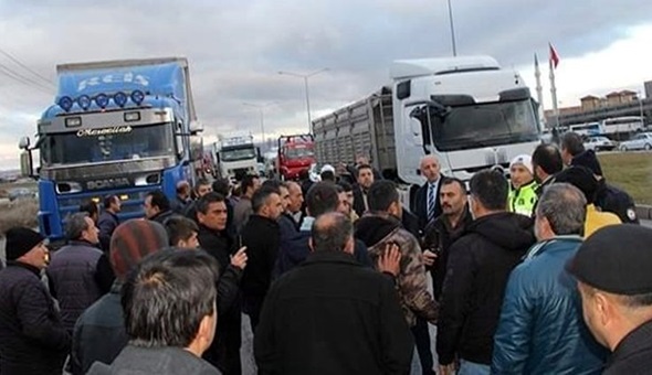 Kamyoncu esnafının sesini yine muhalefet duydu